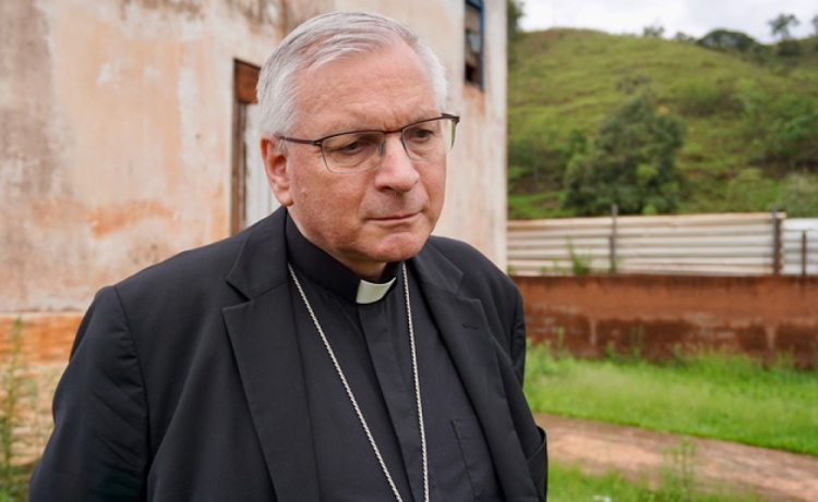 Für Weltkirche zuständiger Bischof erinnert an fatale Folgen der großen Dammkatastrophe in Brasilien vor zwei Jahren: Bergbauunternehmen stärker in die Pflicht nehmen - Militärdiözese unterstützt pastorale Arbeit vor Ort