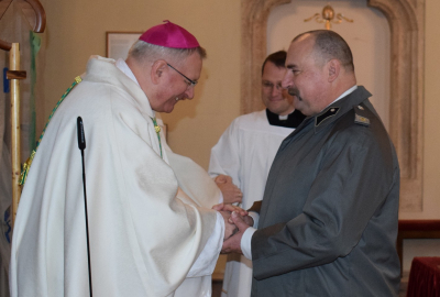 Militärbischof Werner Freistetter beauftrage Vizeleutnant Andreas Binder am Christkönigssonntag zum Lektor.