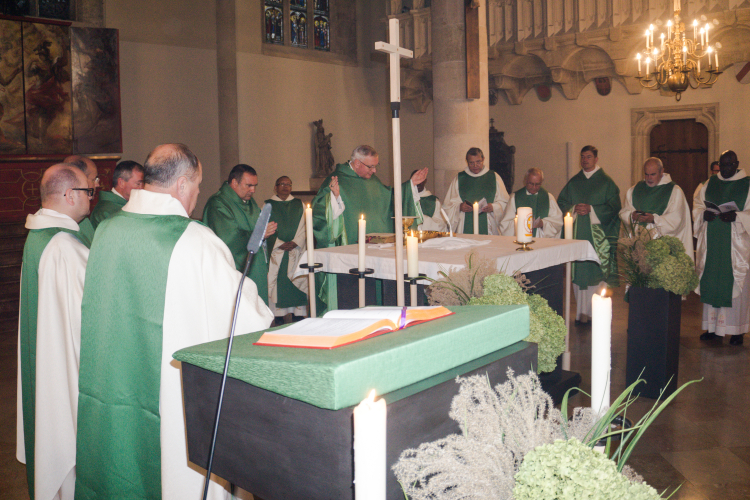 Feierliche Abschlussmesse der AMI-Konferenz, St. Georgs-Kathedrale