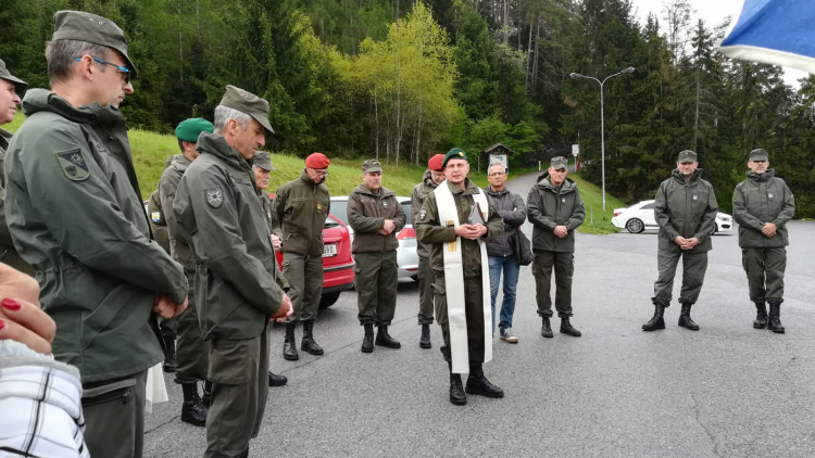 Die Pilgergruppe mit Militäroberkurat Johannes-Peter Schiestl.