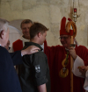 Militärbischof Freistetter beim Spenden des Sakraments der Firmung