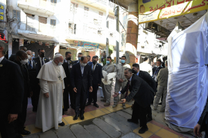 Politik soll u.a. Entwicklungszusammenarbeit in Region erweitern - Auch Kirche will Möglichkeiten gelebter Solidarität weiter ausbauen - &quot;Zukunftsperspektiven sind letztlich der einzige Garant dafür, dass Menschen auch in ihrer Heimat bleiben wollen und können&quot; - Papst hat mit Besuch &quot;Christen im ganzen Orient ermutigt&quot; 