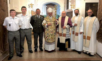 Von re. nach li.: Militärdekan P. Gopp, Militäroberkurat P. Stoiber, Militärsuperior Hartl, Propst Markus Grasl CanReg, Pfarradjunkt Vzlt Paier