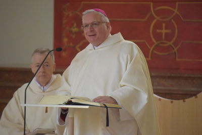 Katholische Kirche begeht am 3. Juni &quot;Hochfest des Leibes und Blutes Christi&quot; - Fronleichnamsprozessionen grundsätzlich möchlich, strenge Sicherheitsvorschriften ermöglichen aber nur schlichte Abhaltungen 