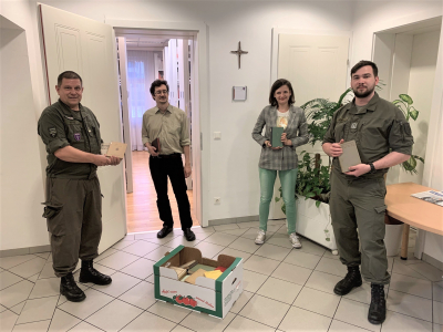 Das Team der Militärpfarre beim Kommando Streitkräfte (Graz) mit dem Leiter der Bischöflichen Konferenz, Gerhard Dabringer