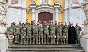 LKU-Exkursion von Rekruten der Ostarrichi-Kaserne ins Stift Seitenstetten unter der Leitung von Militärdekan Oliver Hartl (Zweiter von links)