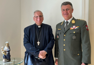 Brigadier Peter Schinnerl als neuer AKS-Präsident zu Antrittsbesuch bei Militärbischof Werner Freistetter