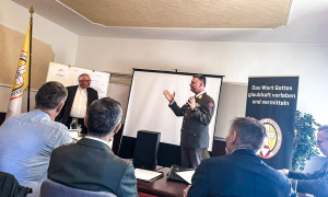 v.li.n.re.: Militärbischof Werner Freistetter und   Brigadier Peter Schinnerl