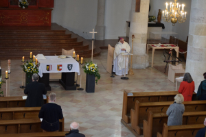 Auch Militärbischof Freistetter feierte am Sonntag den ersten öffentlichen Gottesdienst in der St.Georgs Kathedrale nach Beendigung der Corona-Maßnahmen