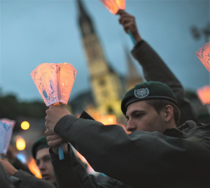 Die Lichterprozession in Lourdes