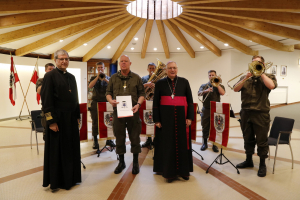 Festgottesdienst mit Militärbischof Werner Freistetter und Verleihung des St. Georg-Ordens an Oberst Prof. Johannes Apfolterer.