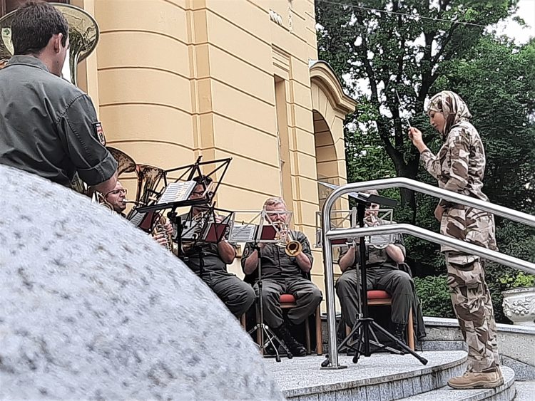 Das Konzert der Garde Musik Wien vor der Militärpfarrkirche