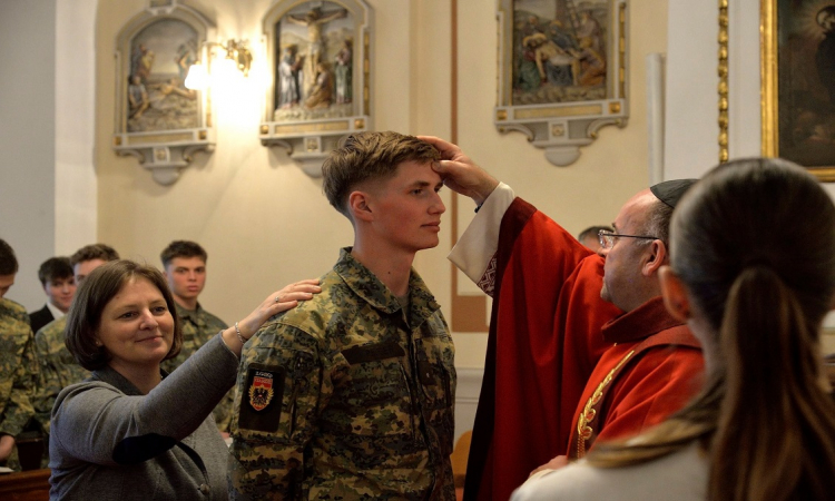 "Sei besiegelt durch die Gabe Gottes, den Heiligen Geist."