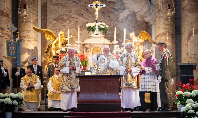 Die Feier des Weltfriedenstages in der Karlskirche