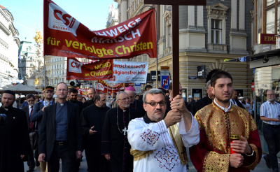 Traditionelle Initiative der ökumenischen Menschenrechtsorganisation &quot;Christen in Not&quot; - Bischof Freistetter, serbisch-orthodoxer Bischof Andrej und Missio-Nationaldirektor Wallner nehmen teil.